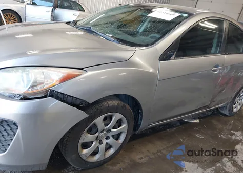 2013 Mazda Mazda3 I Sport из США, поврежденный, VIN JM1BL1U73D1751042